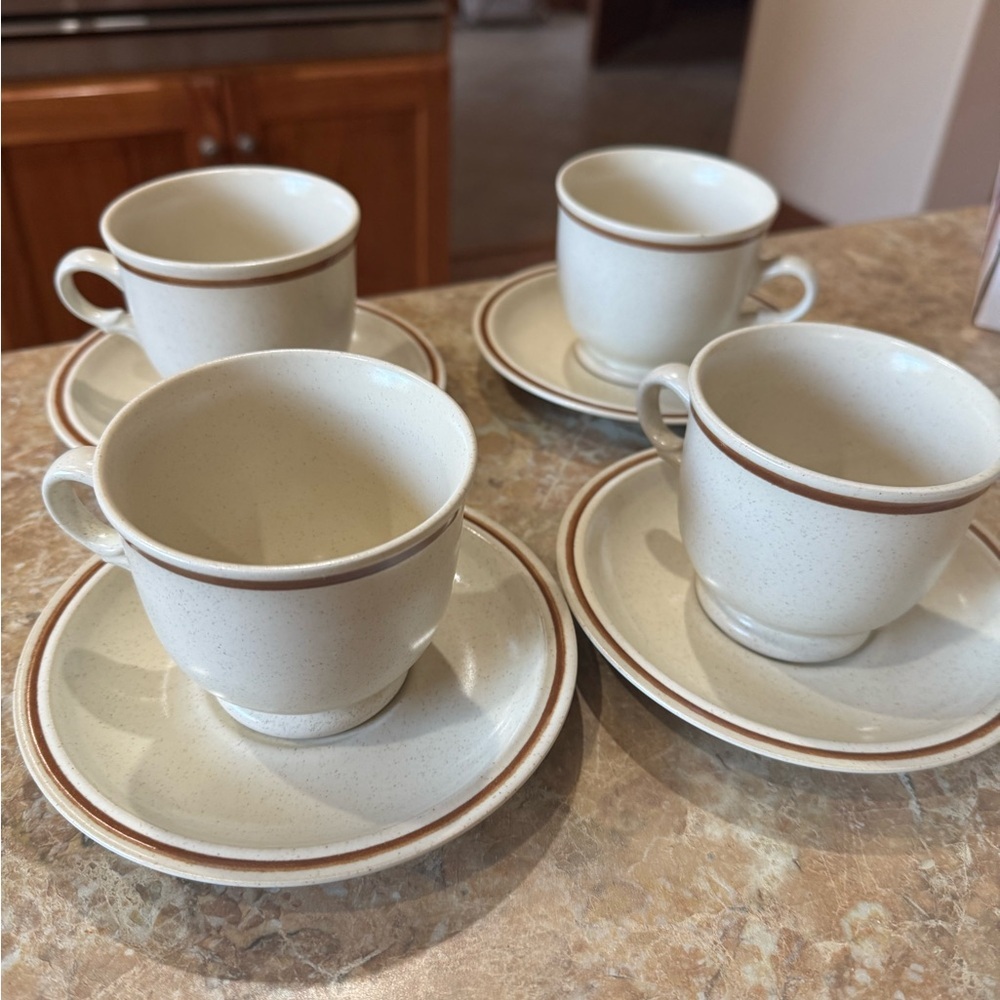 Vintage Hearthside Floral Expressions Stoneware Saucers & Mugs Set Of 4